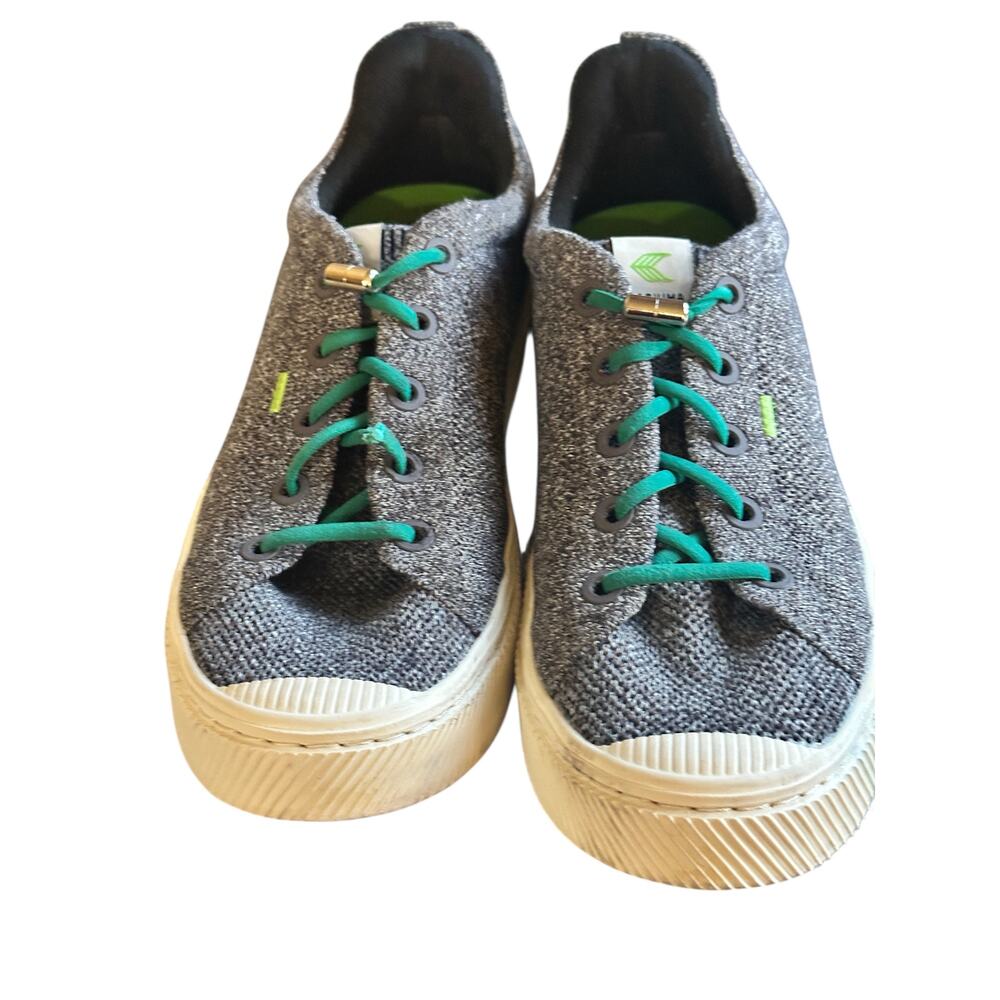 Cariuma Unisex Knit Sneakers Gray Green Men’s 8.5 Women’s 10  Sustainable